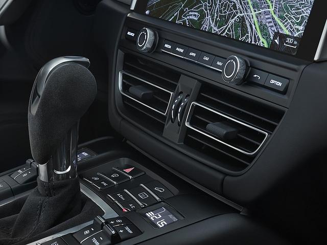Im Porsche Macan wurden die Lüftungsdüsen neu gestaltet und positioniert