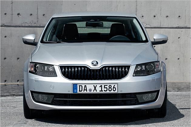Neues Skoda-Markenzeichen ist die Blechnase mit integriertem Markenemblem