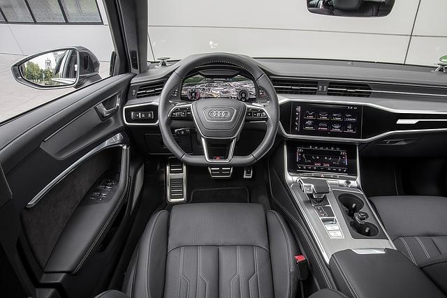 Der Innenraum entspricht dem der A6 Limousine