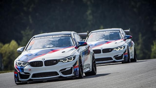 Beim BMW M4 GT4 Rennsporttraining