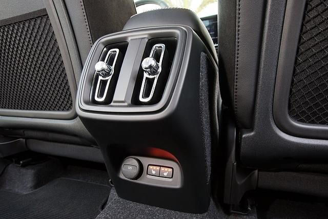Volvo XC40 T3 - auf Wunsch auch mit Sitzheizung im Fond