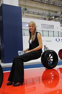 Messegirls auf der IAA - Die Tüpfelchen auf dem Ü