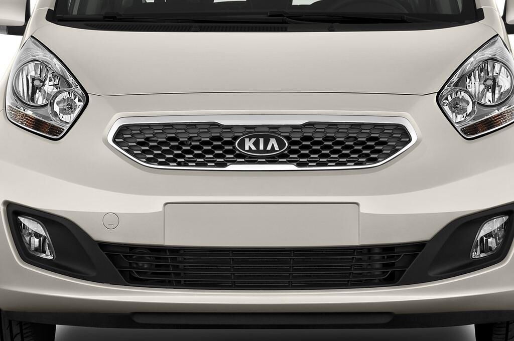 Kia Venga (Baujahr 2011) Spirit 5 Türen Kühlergrill und Scheinwerfer