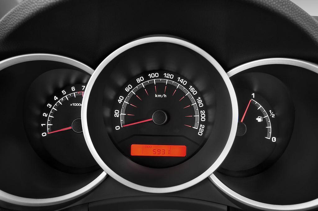 Kia Venga (Baujahr 2011) Spirit 5 Türen Tacho und Fahrerinstrumente
