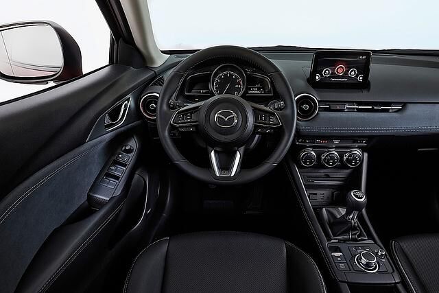 Das Cockpit im Mazda CX-3 2019