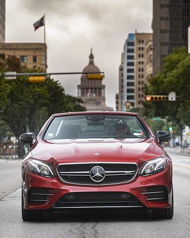 Mercedes AMG E53 4matic Cabrio - die Front erinnert an echte AMG-Versionen