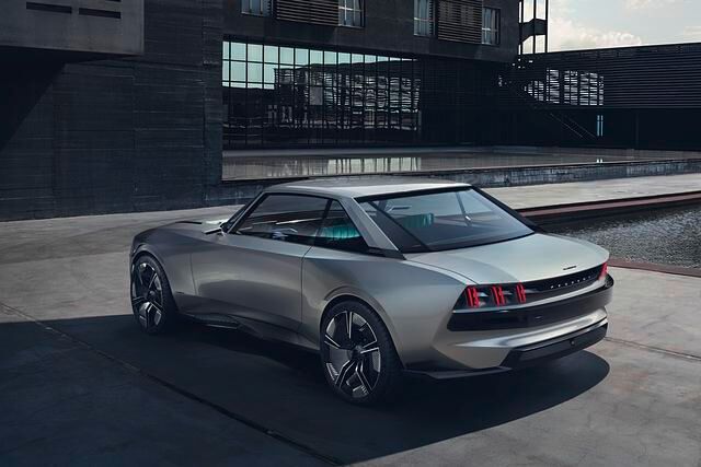 Klassisch schön und doch absolut modern: das Peugeot-Konzept e-Legend