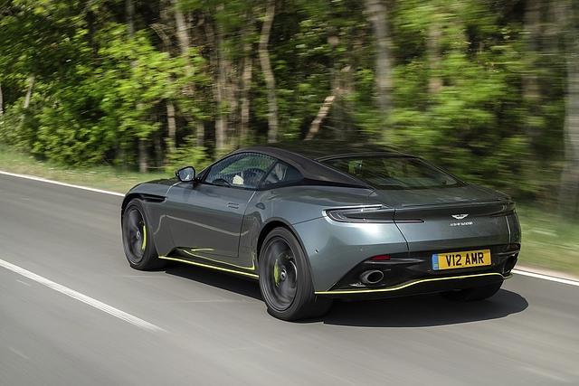 Aston Martin DB11 AMR - elegant und modern auch von hinten