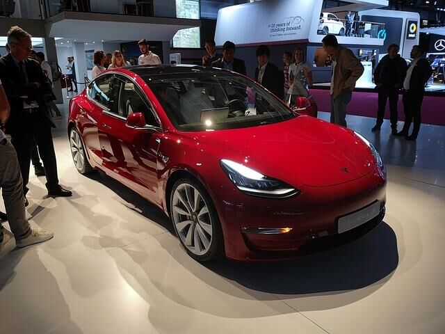 Tesla bereitet den Europastart des Model 3 vor