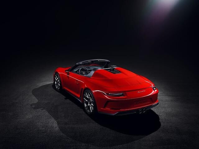Porsche liefert ab der ersten Jahreshälfte 2019 ein Sammlerstück ab Werk aus: Der 911 Speedster kommt in einer auf 1.948 Exemplare begrenzten Auflage auf den Markt