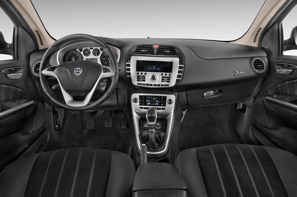 Lancia Delta (Baujahr 2010) Oro 5 Türen Cockpit und Innenraum