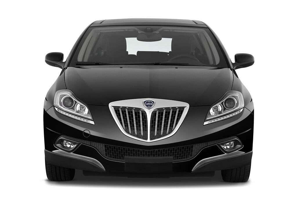 Lancia Delta (Baujahr 2010) Oro 5 Türen Frontansicht