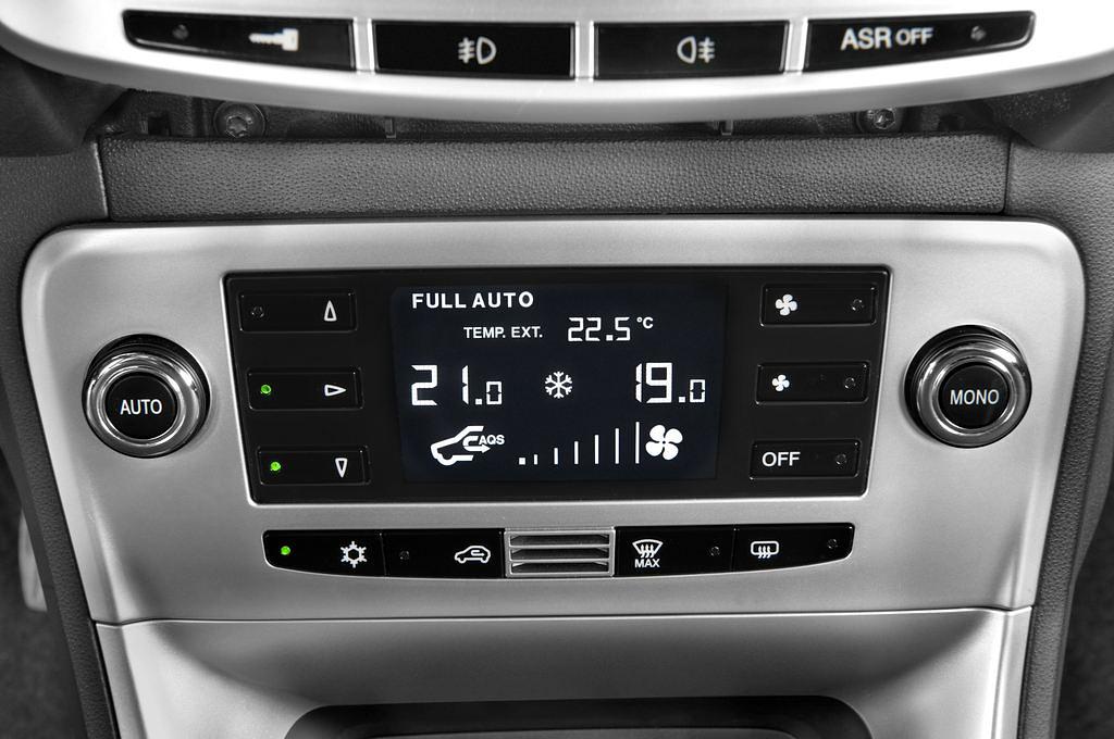 Lancia Delta (Baujahr 2010) Oro 5 Türen Temperatur und Klimaanlage