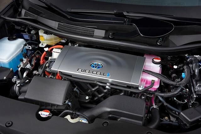 Der Elektromotor ist klassisch über der Vorderachse platziert