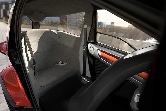 Anders als der Renault Twizy bietet der Seat Minimo einen lichtdurchfluteten Sitzplatz im Fond