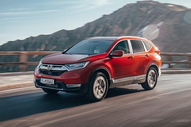 In den höherwertigen Ausstattung und mit Metallic-Lack macht der Honda CR-V eine gute Figur