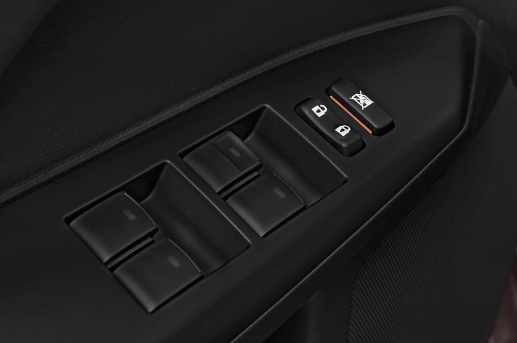 Lexus CT (Baujahr 2015) Executive Line 5 Türen Bedienungselemente Tür