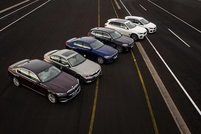 BMW Plug-in-Hybride - Neues mit Steckdosen-Anschluss