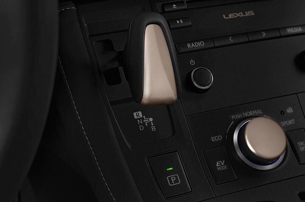 Lexus CT (Baujahr 2015) Executive Line 5 Türen Schalthebel