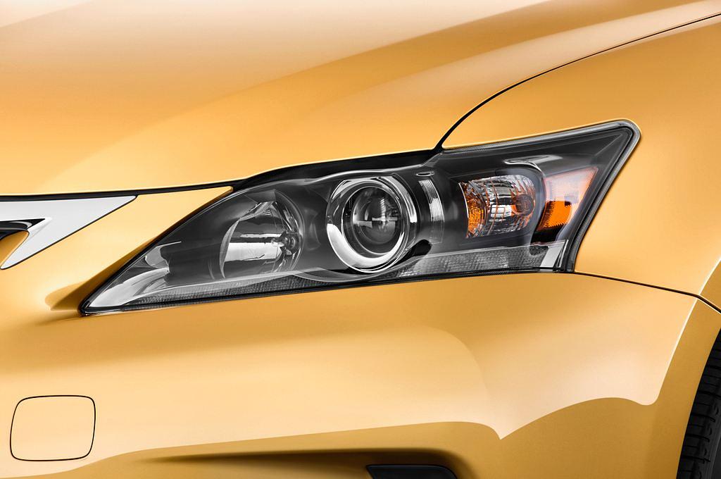 Lexus CT 200H (Baujahr 2011) Executive Line 5 Türen Scheinwerfer
