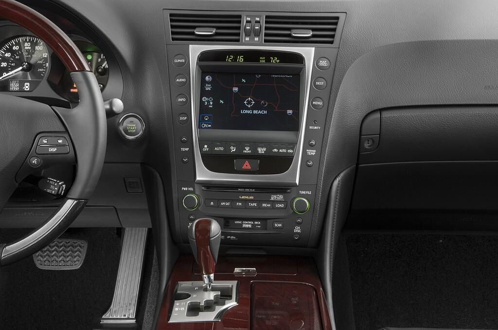 Lexus GS (Baujahr 2010) 460 4 Türen Mittelkonsole