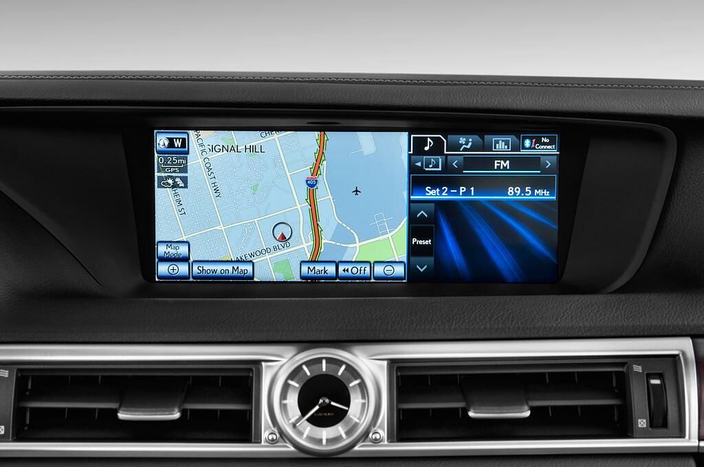 Lexus GS (Baujahr 2012) Executive Line 4 Türen Radio und Infotainmentsystem