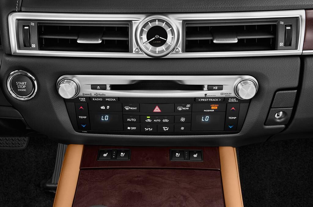 Lexus GS (Baujahr 2012) Executive Line 4 Türen Temperatur und Klimaanlage