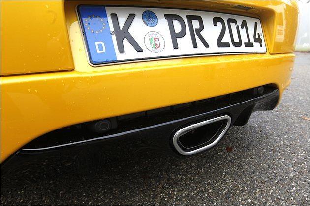 Der Diffusor am Heck ist schwarz lackiert