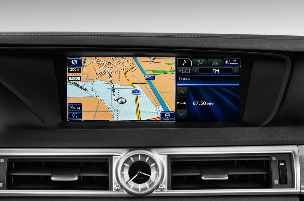 Lexus GS (Baujahr 2014) 300H F Sport 4 Türen Radio und Infotainmentsystem