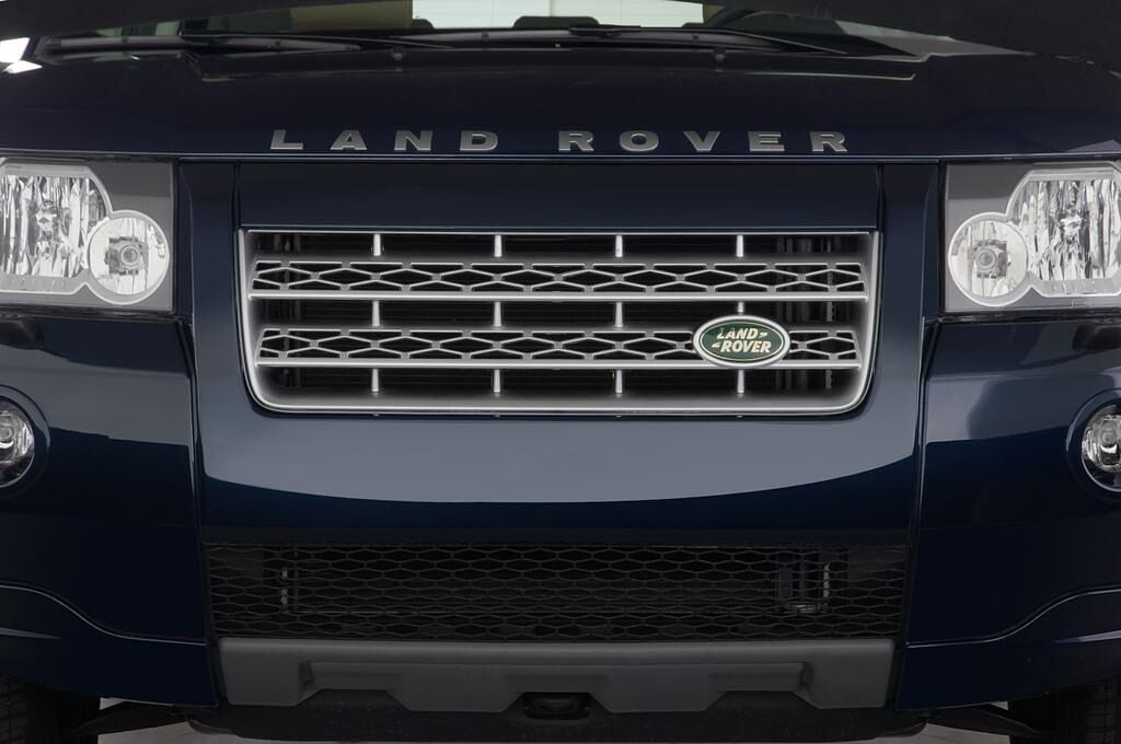 Land Rover Freelander 2 (Baujahr 2010) HSE 5 Türen Kühlergrill und Scheinwerfer