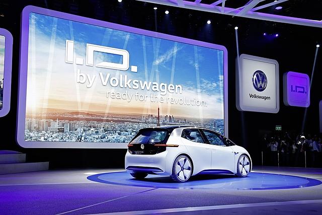 VW I.D. auf dem Pariser Salon 2016