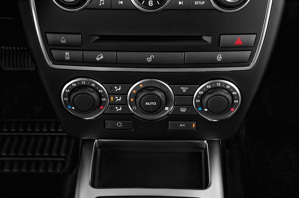 Land Rover Freelander 2 (Baujahr 2013) SE 5 Türen Temperatur und Klimaanlage