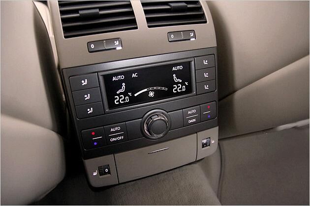 Über die Vier-Zonen-Klimaautomatik kann auch im Fond eine individuelle Wohlfühltemperatur eingestellt werden