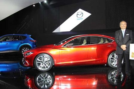 Tokyo Motor Show Studien: Mazda Takeri und Mazda CEO 
Takashi Yamanouchi