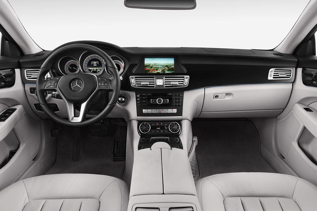 Mercedes CLS (Baujahr 2013) - 5 Türen Cockpit und Innenraum