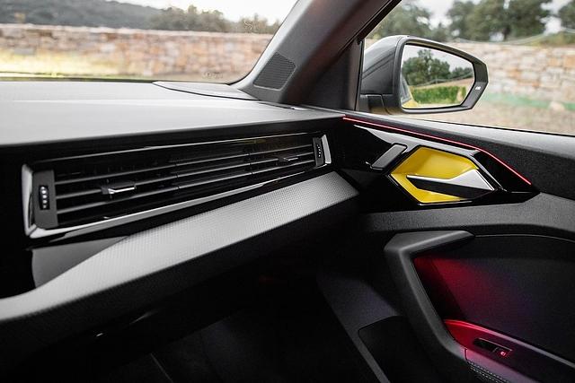 Klare Linien beim Cockpit im Audi A1