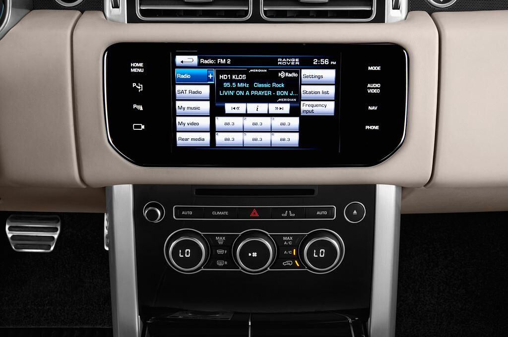 Land Rover Range Rover (Baujahr 2014) HSE 5 Türen Radio und Infotainmentsystem
