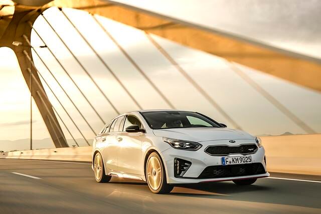 Der Grundpreis des Proceed liegt mit rund 27.700 Euro über dem Kia-üblichen Kurs. Dafür ist die Basisvariante gespickt mit Extras