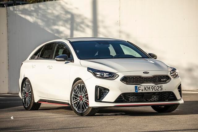 Das Basismodell des Proceed bewährt sich auch in der Praxis, der 1,4-Liter-Vierzylinder (103 kW/140 PS) hat mit dem fast 1,4-Tonnen-Kia keine Mühe, der stärkere Benziner (150 kW/204 PS, Foto) steht...