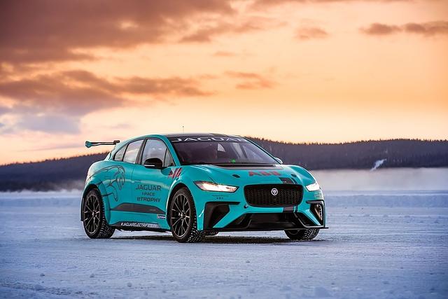 Der Jaguar I-Pace eTrophy wird bei einer Rennserie im Rahmenprogramm der Formel E eingesetzt