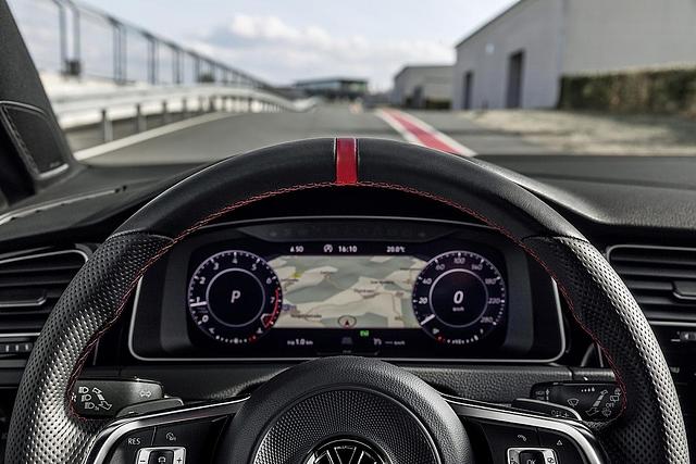 VW Golf GTI TCR - das Cockpit