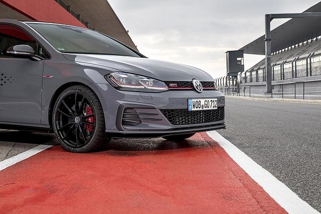 VW Golf GTI TCR