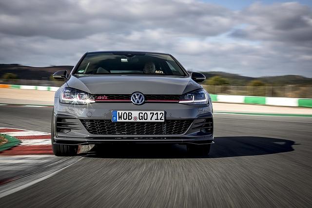 VW Golf GTI TCR
