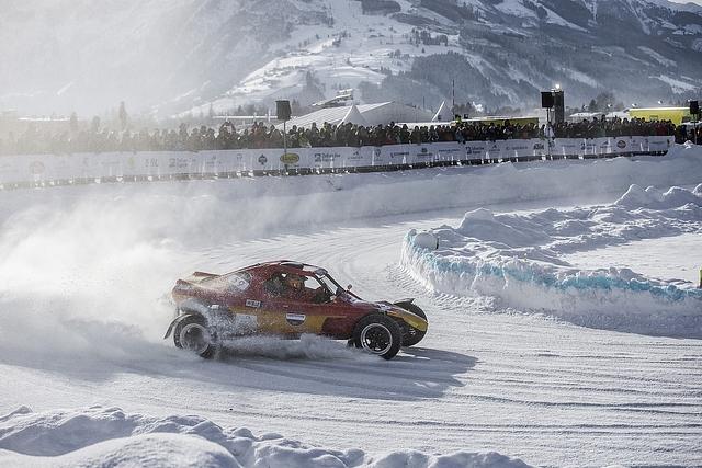 Die Teilnehme traten beim Ice GP Race in verschiedenen Klassen an: auch Buggys waren dabei
