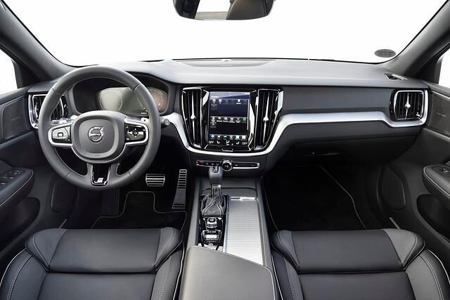 Der Blick in das Cockpit des V60 R-Design