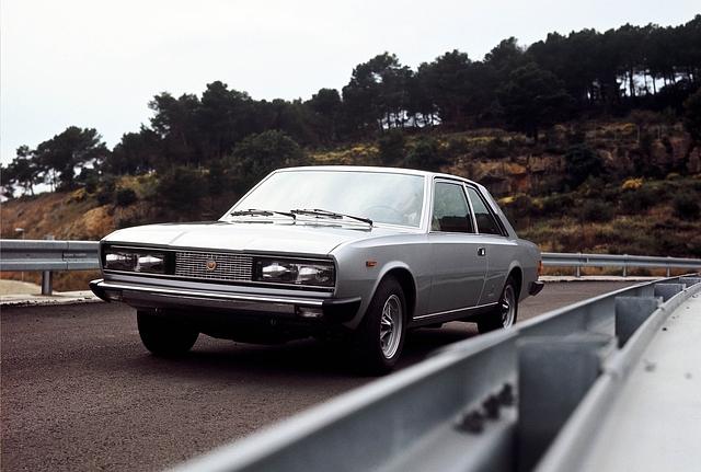 Auch der Ferrari 365 GT4 2+2 zeigte eine gewisse optische Verwandtschaft zum Fiat 130 Coupé