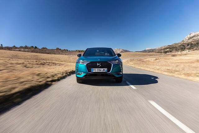 Seine LED-Matrix-Scheinwerfer verleihen dem DS3 Crossback ein gewisses Überholprestige 