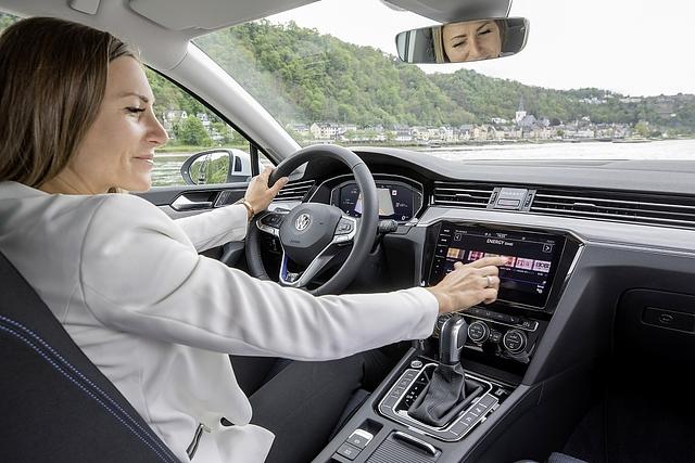 Die Bedienung des Infotainments erinnert an die eines Tablets