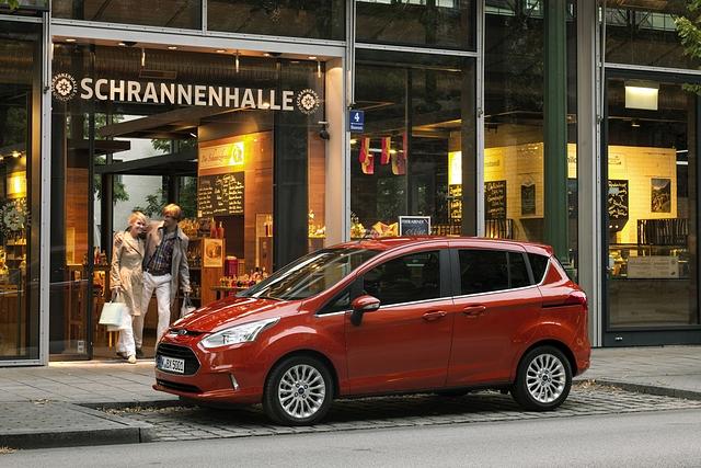 Grundsätzlich ist jeder B-Max ein Fünftürer, wobei die Fondtüren grundsätzlich Schiebetüren sind
