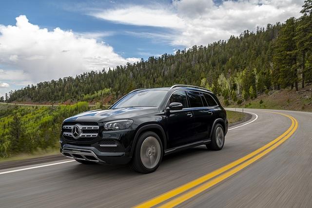 Der Sechszylinder-Diesel 400d kann den GLS in knapp sechs Sekunden aus dem Stand auf Tempo 100 beschleunigen